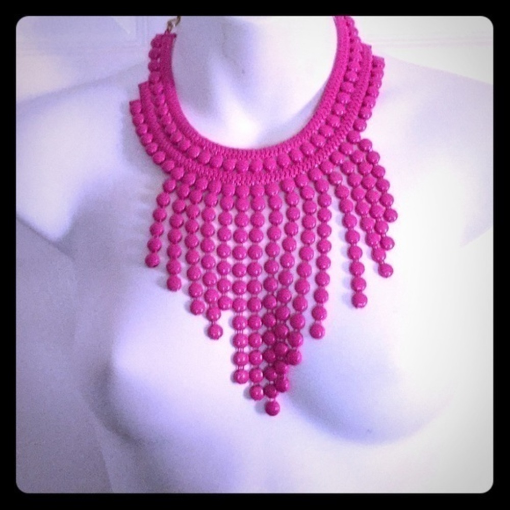 PARATI New York. Hot pick bib necklace